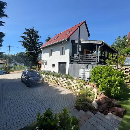 Pinty Paradise Vendeghaz * Балатональмади